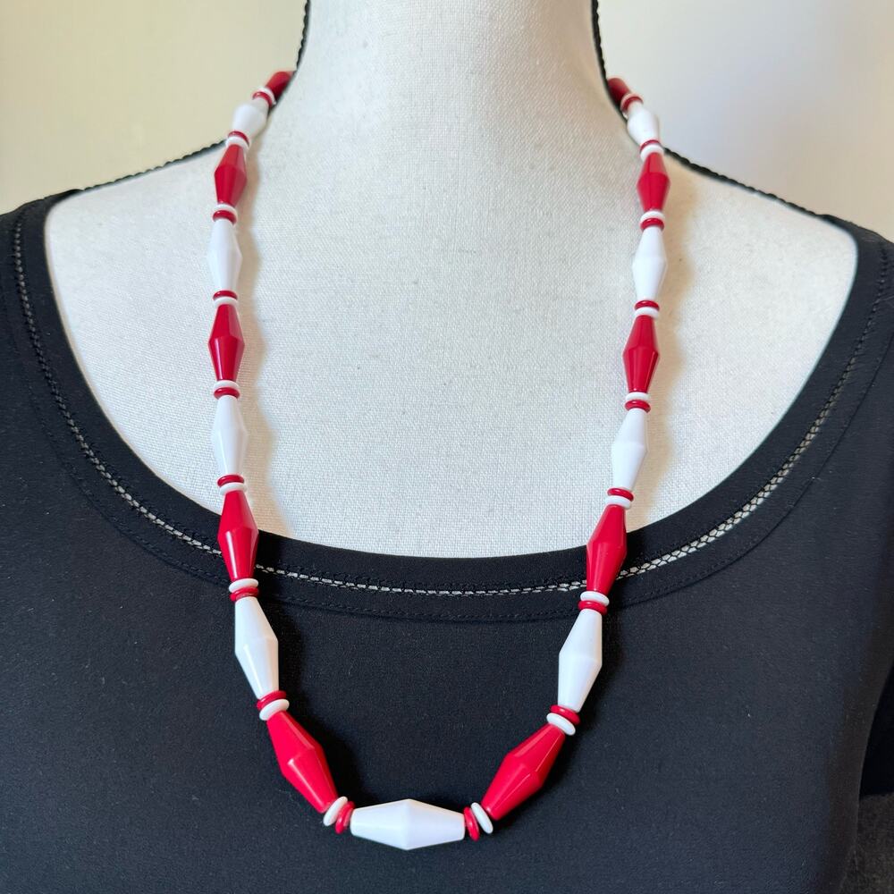 Vintage Avon 1989 Classic Lines Necklace Red White Bicone Bead Necklace Holiday